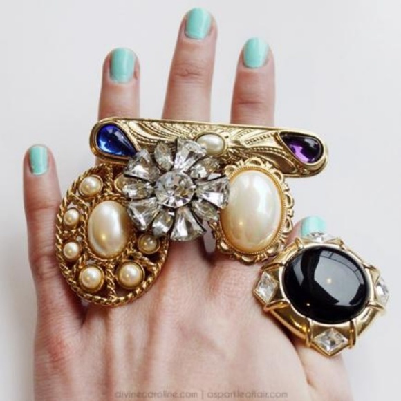 Welcome to my closet 🌿🌹 - Picture 3 of 6